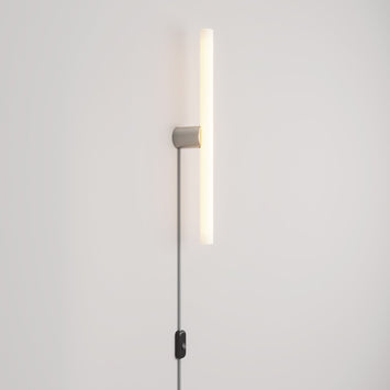 Lampada con spina con finitura metallica e lampadina LED lineare S14d - Titanio satinato