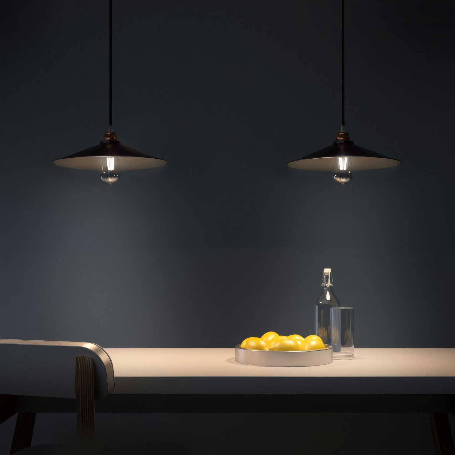 Paralume Swing in metallo smaltato per portalampada E27 - Nero interno Nero