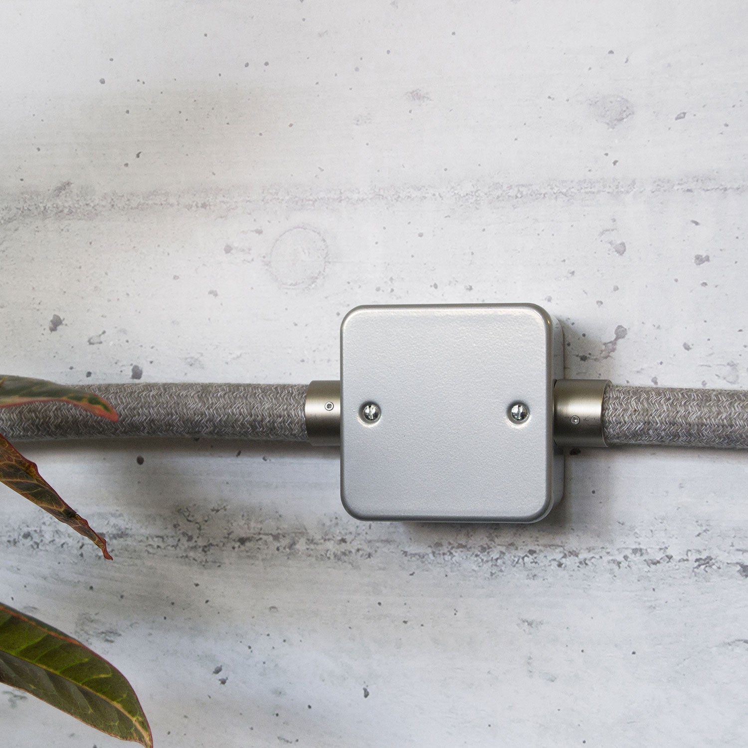 Scatola di derivazione a cinque uscite per Creative-Tube, corpo in metallo